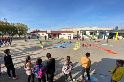 Jocs en un cau de Minyons Escoltes i Guies de Catalunya.