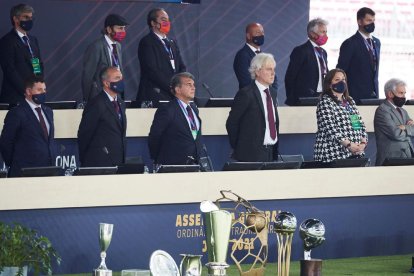 Joan Laporta i directius de la junta ahir durant l’assemblea de compromissaris del club.