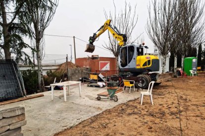 Las obras para derribar los antiguos vestuarios. 