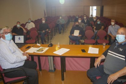 Un moment de l’assemblea de regants, celebrada ahir a Tàrrega.