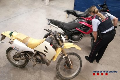 Las motocicletas robadas.