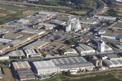 Vista aérea del Polígono El Segre de la ciudad de Lleida.