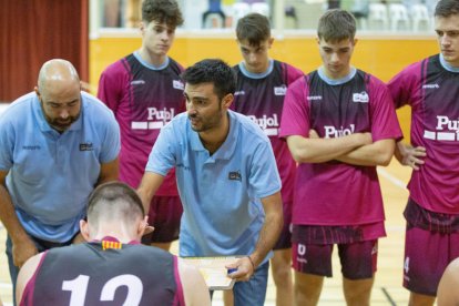 Gerard Encuentra durant el partit de dimecres amb el Girona.