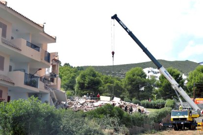 Imagen del edificio de tres plantas que se derrumbó el pasado miércoles en Pañíscola.