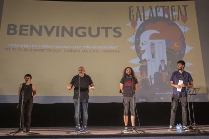 La inauguració oficial va reunir ahir impulsors i organitzadors del festival als Cinemes Majèstic.