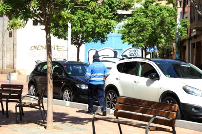 Un vigilante de la zona azul.