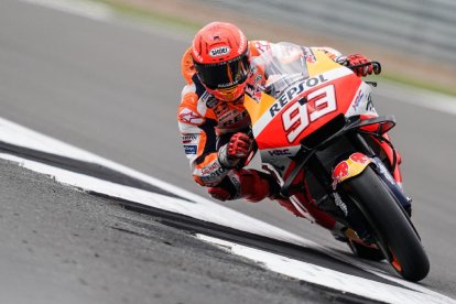 Marc Márquez, ahir durant els entrenaments al circuit de Silverstone.