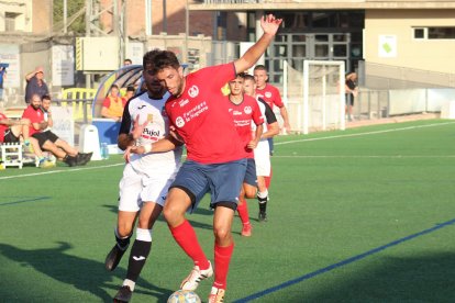 Una acció del partit que van disputar ahir Balaguer i Borges a la capital de la Noguera.