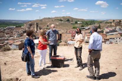 Visita a la zona del Castell antes de comenzar las actuaciones.