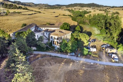 La masia Mas Claret, a la Segarra, on es va dur a terme la festa.