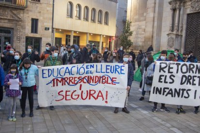 Los 'escoltes' y 'guies' de Tàrrega reclaman actividad al aire libre