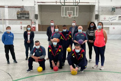 El presidente provincial, Joan Talarn, durante su visita el pasado mes de abril al club deportivo Aspros.