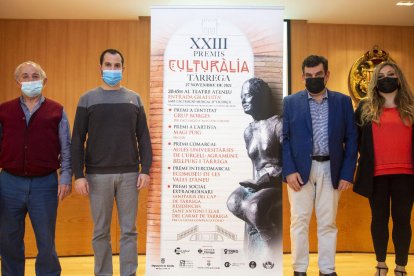 Presentación ayer en Tàrrega de la 23 edición de los recuperados Premis Culturàlia.