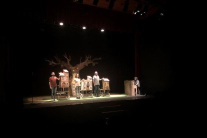 Zum Zum Teatre ensaya en el Escorxador su nueva obra, 'Soc una nou'