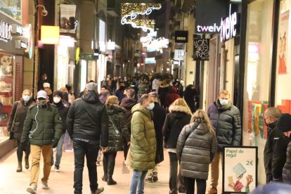 Urbana i Mossos han augmentat la vigilància a l’Eix Comercial.