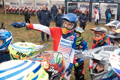 Àlex Márquez s’adreça als participants de la sisena edició de l’Allianz Motor Camp, que va arrancar ahir al circuit de Rufea.