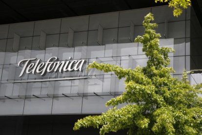 Façana de la seu corporativa de Telefónica