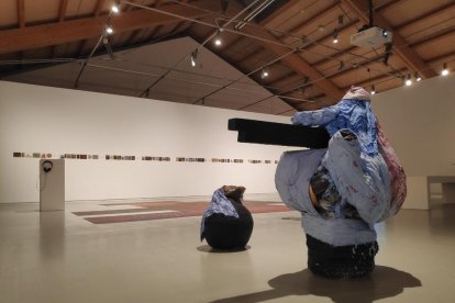 Una vista de l’exposició de la Biennal Cristòfol a la Panera de Lleida.