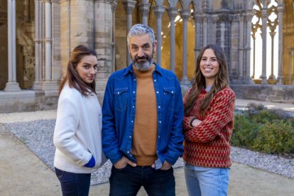 Els presentadors Roger de Gràcia, Candela Figueras i Laia Fontàn.