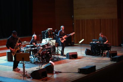 Dave Weckl & Tom Kennedy Project, ahir a la nit a l’Auditori de Lleida al festival Jazz Tardor.