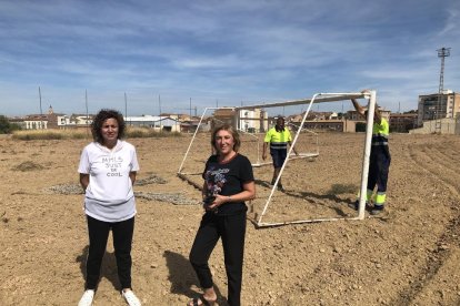 L’alcaldessa Núria Palau, en la visita a les obres del camp.