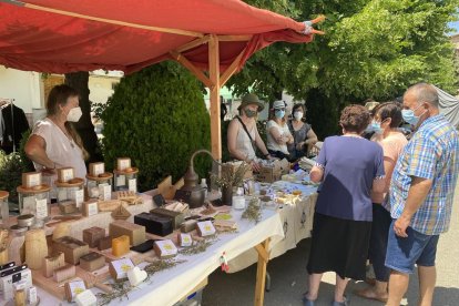 Al juny, Poal Solidari va organitzar un mercat de segona mà.