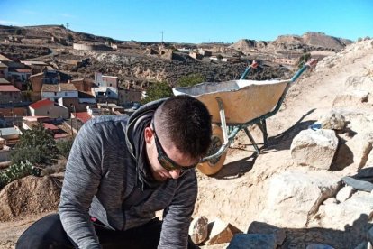 Els treballs per a la restauració del mur.