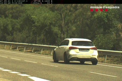 Denunciat un conductor per circular a 183 km/h en una via limitada a 90