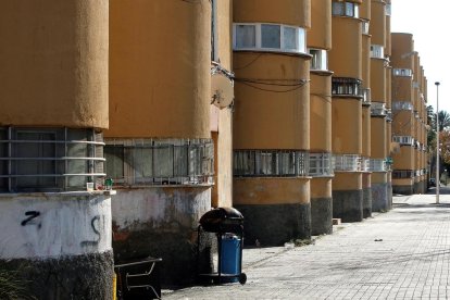 Barrio de Los Palmerales de Elche dónde el pasado día 25 una mujer paraguaya fue hallada muerta de un disparo en un crimen de violencia machista. EFE/Morell