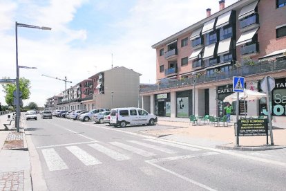 Imagen de archivo de una de las calles de La Miranda afectada por filtraciones y malos olores.