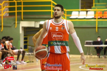 David Cuéllar, esta temporada con la camiseta del Villarrobledo.