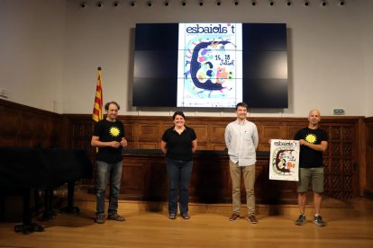 Presentación ayer en el IEI de la 14 edición del Festival Esbaiola’t.