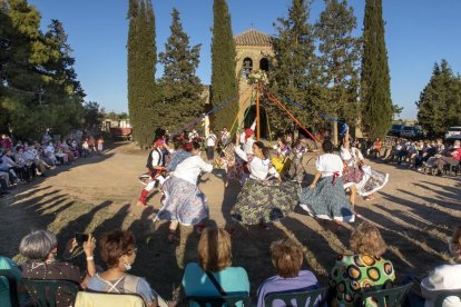 Guissona celebra Sant Pere con el Ball de Gitanes