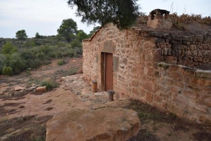 Una de les cabanes de volta a Torrebesses, preparada per utilitzar-se com a allotjament rural.