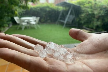 Imagen del pedrisco que cayó en Guissona. 