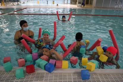 Un grupo de niños, ayer en las instalaciones del Trèvol.