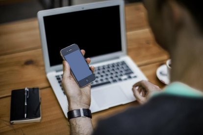 El teletreball ha contribuït al relaxament de les polítiques de seguretat de les empreses.