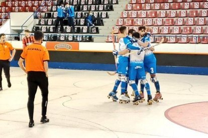 Los jugadores del Llista celebran uno de los goles.