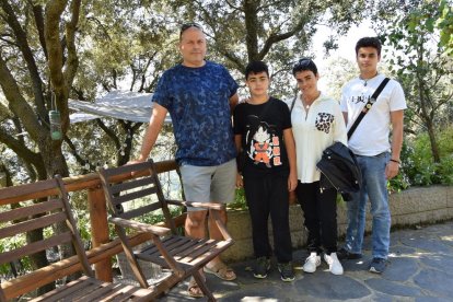 La familia Pedregosa Ruiz, ayer en la casa rural de Cal Serni de Calvinyà, en Les Valls de Valira.