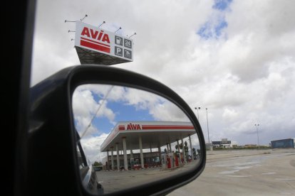 Gasolina i gasoil segueixen a l'alça a les portes de la Setmana Santa