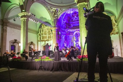 Lleida TV retransmite el festival en ‘streaming’ desde el paraninfo de la Universitat de Cervera.