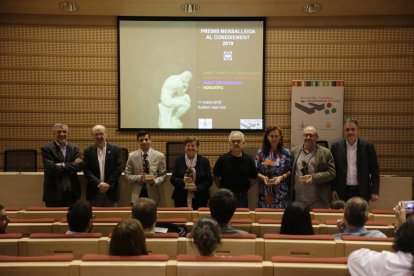 Los galardonados junto a miembros de la Associació Mensa Lleida.