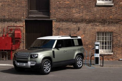 El Land Rover Defender estrena una versió híbrida endollable