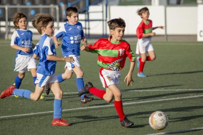 Jaume Casanovas controla la pilota en un dels seus partits amb la UE Bordeta.