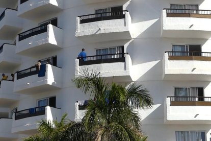 Alguns migrants han estat traslladats a hotels de les Canàries.