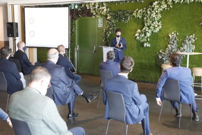 El conseller Damià Calvet en la presentación del nuevo modelo de Cercanías en la Llotja de Lleida.