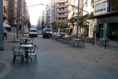 Terrasses de bars a Lleida en una imatge d'arxiu