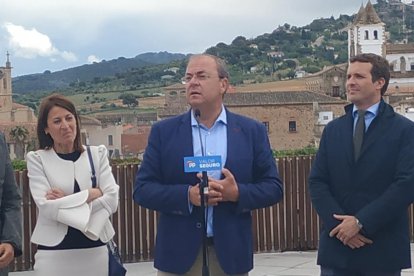 Elena Nevado, José Antonio Monago i Pablo Casado.