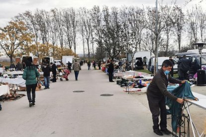 El mercado abrió a las ocho de la mañana y cerró a las 14.00 horas.