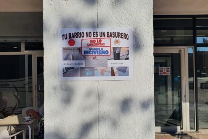 Un dels cartells del Secà on es demana cuidar el barri.